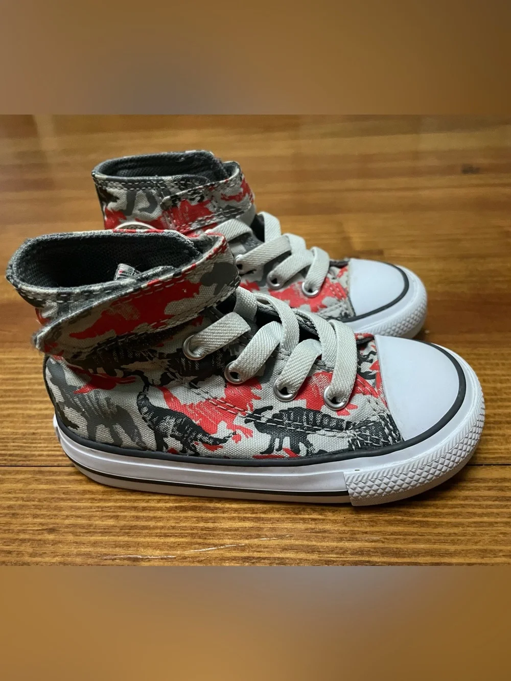 Converse Toddler Dinosaur High-Top Sneakers in Red, Gray and White Size 6